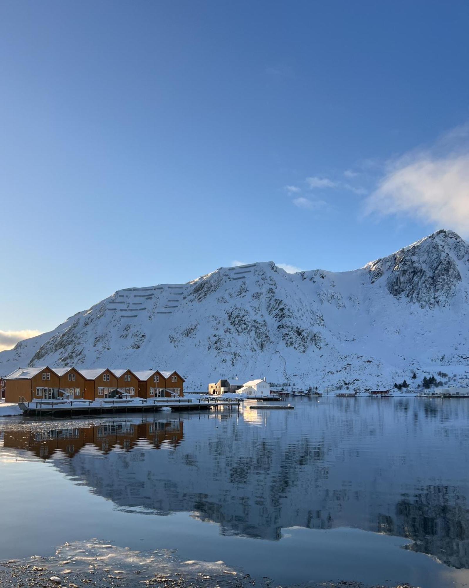 Charming Waterfront Cabin In Ballstad, Lofoten Kültér fotó